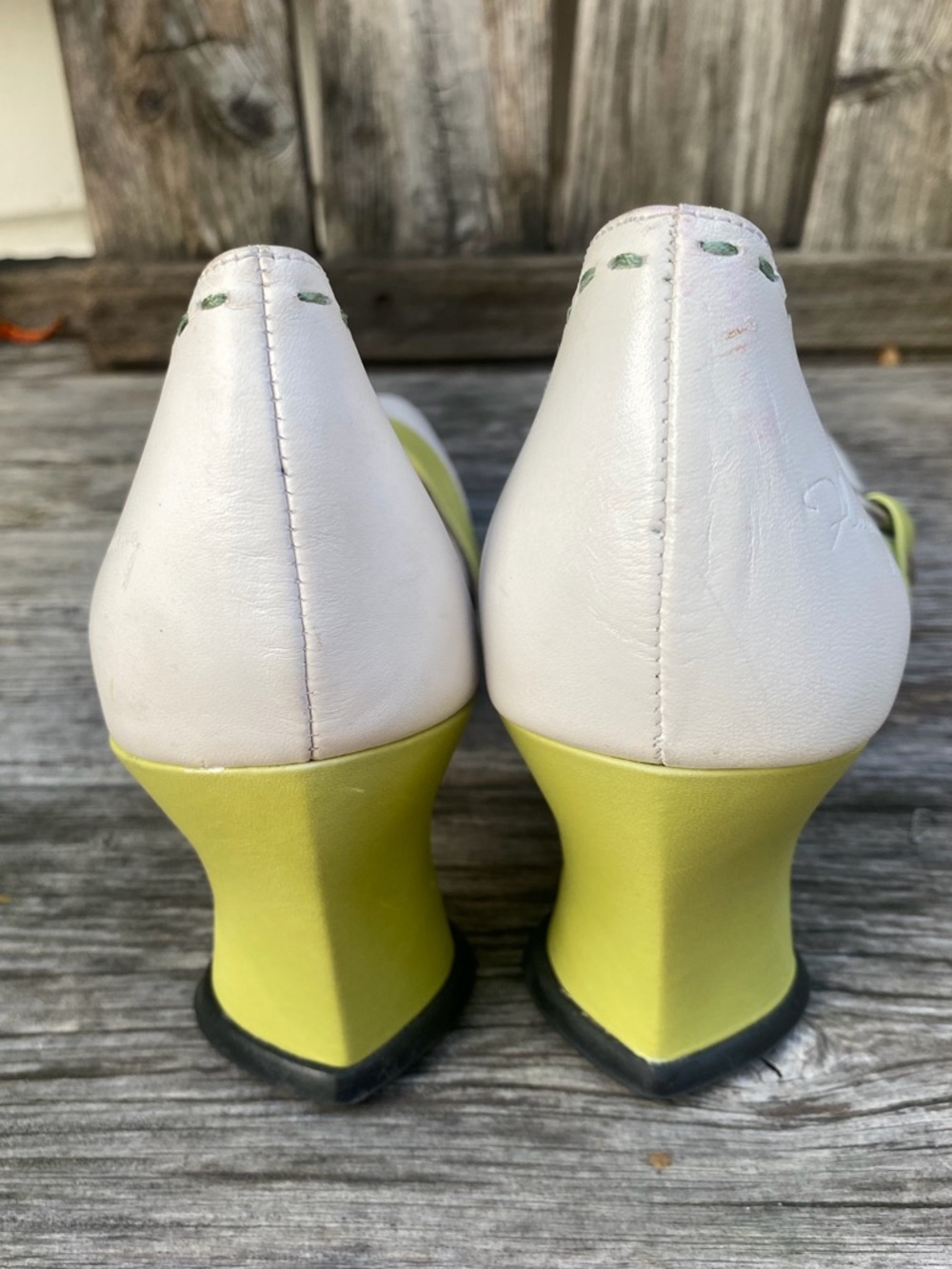 JOHN FLUEVOG CHOICE white and green VANNY PUMPS 9 HEELS LEATHER PIN-UP SHOES - Picture 7 of 14